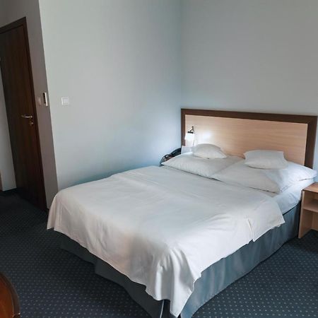 Hotel Poleczki Warsaw Airport 외부 사진