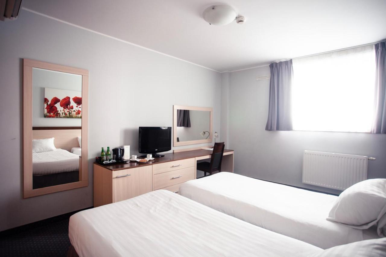 Hotel Poleczki Warsaw Airport 외부 사진