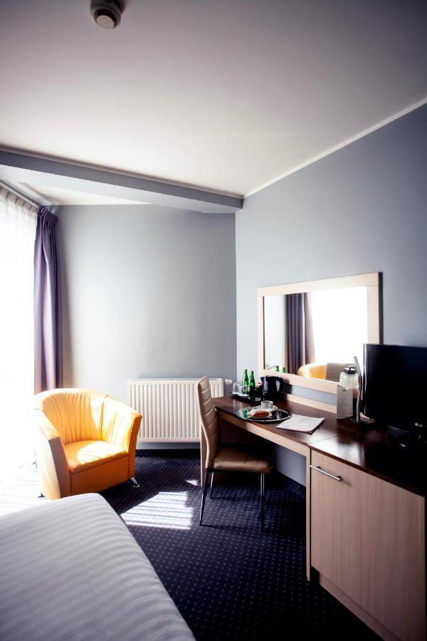 Hotel Poleczki Warsaw Airport 외부 사진