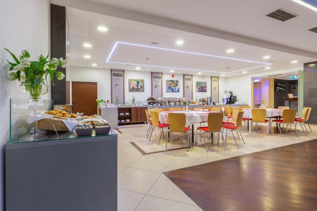 Hotel Poleczki Warsaw Airport 외부 사진